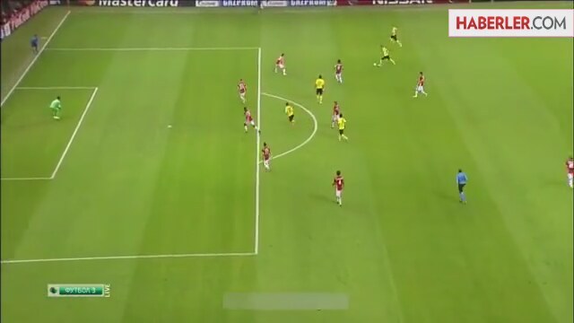 Galatasaraylı Taraftarlar Marco Reus'un Golünü Alkışladı